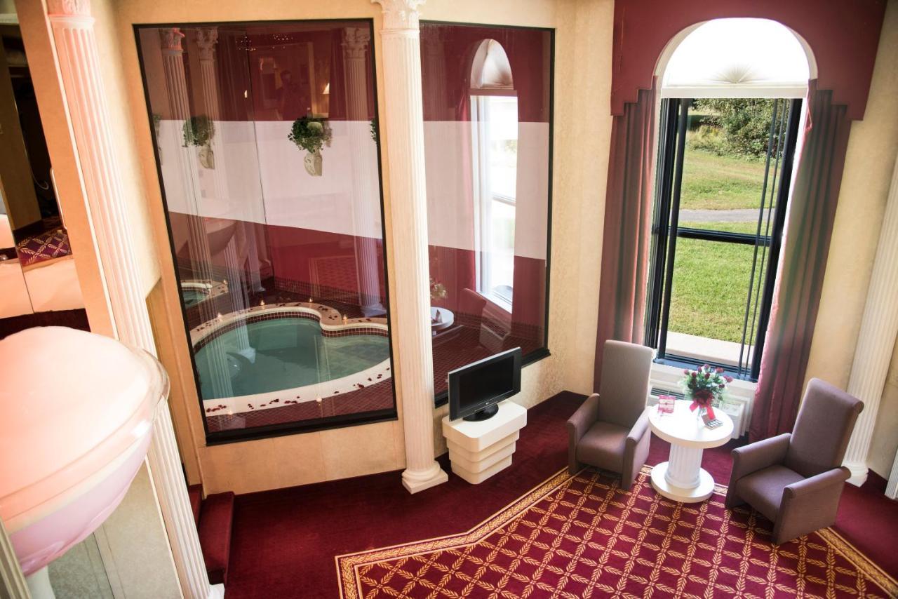 Pocono Palace Resort East Stroudsburg Exterior photo